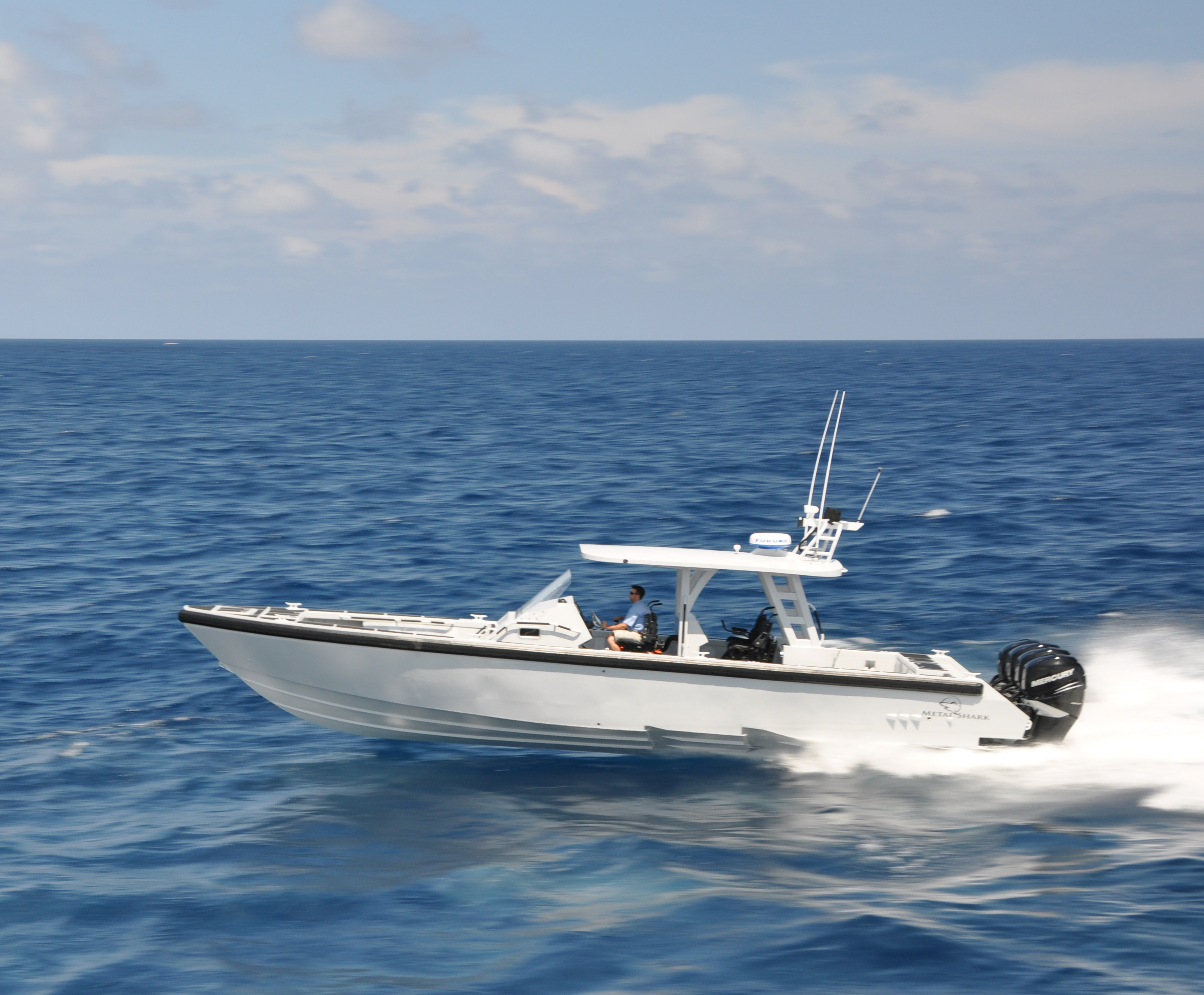 Metal Shark Introduces Aluminum 25' Bay Boat and Announces New